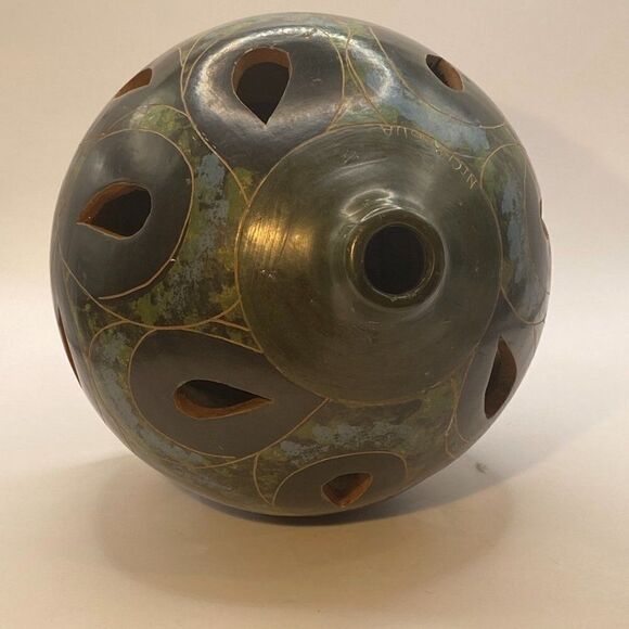 Vintage Green and Grey Nicaraguan Lattice Pierced Pottery Luminary Candle - Picture 4 of 13